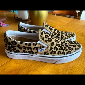 Women’s size 9 Leopard print Vans ✨